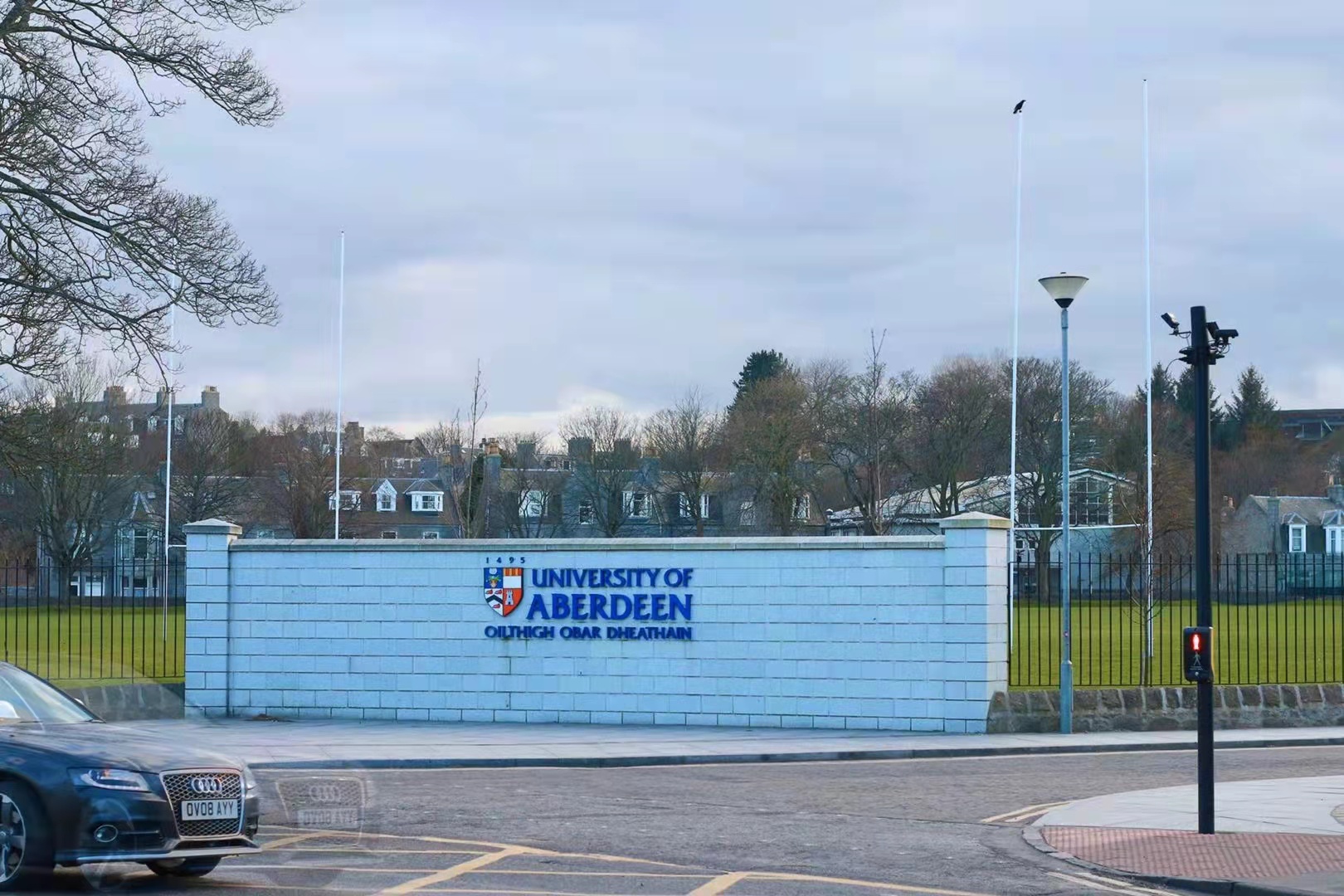 澳洲VS英国我该怎么选？高性价比专业提高就业率！