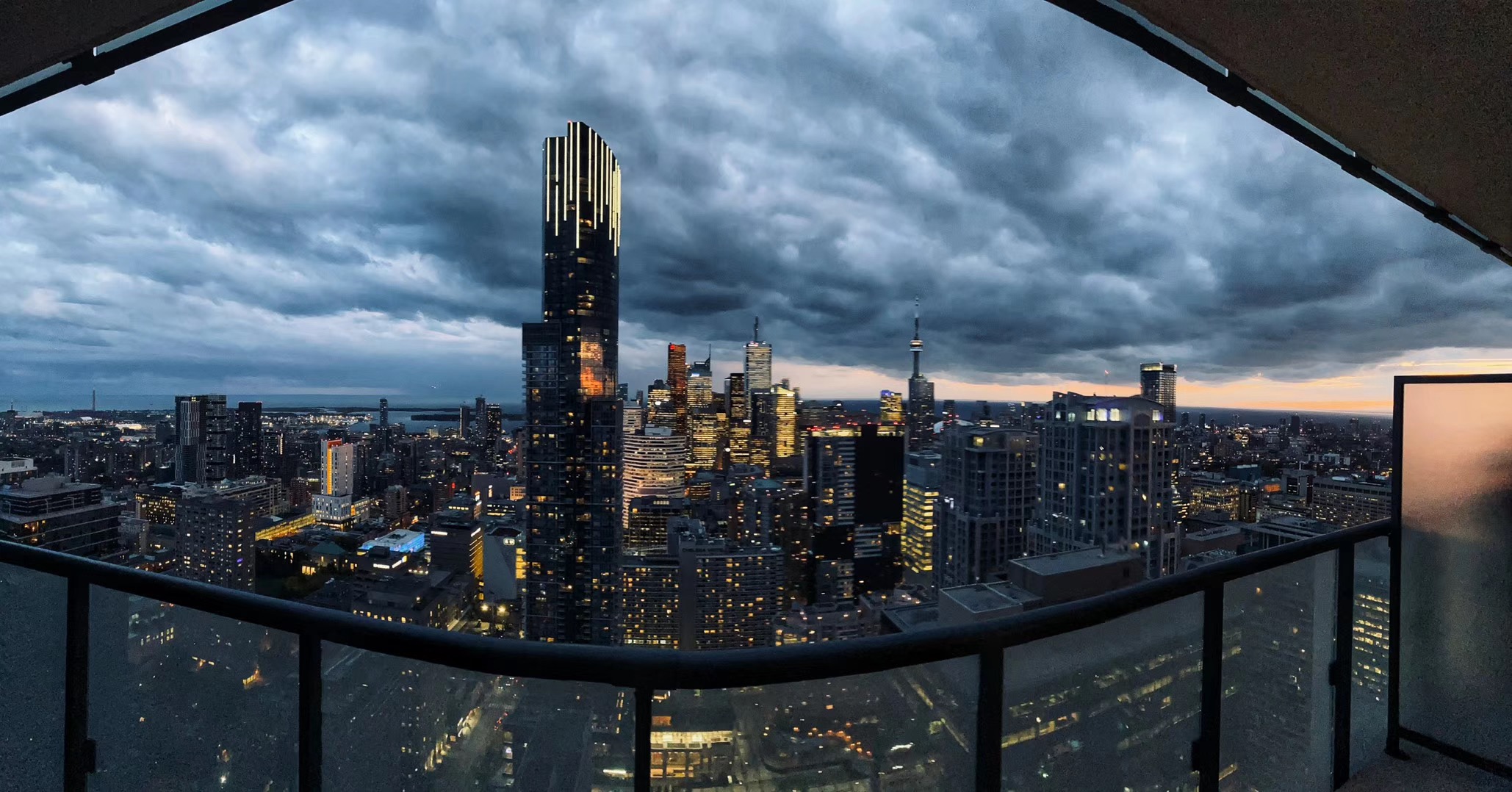 王炸!重磅消息!加拿大白送9万枫叶卡!留学生/超市员工/医护人员统统特批!